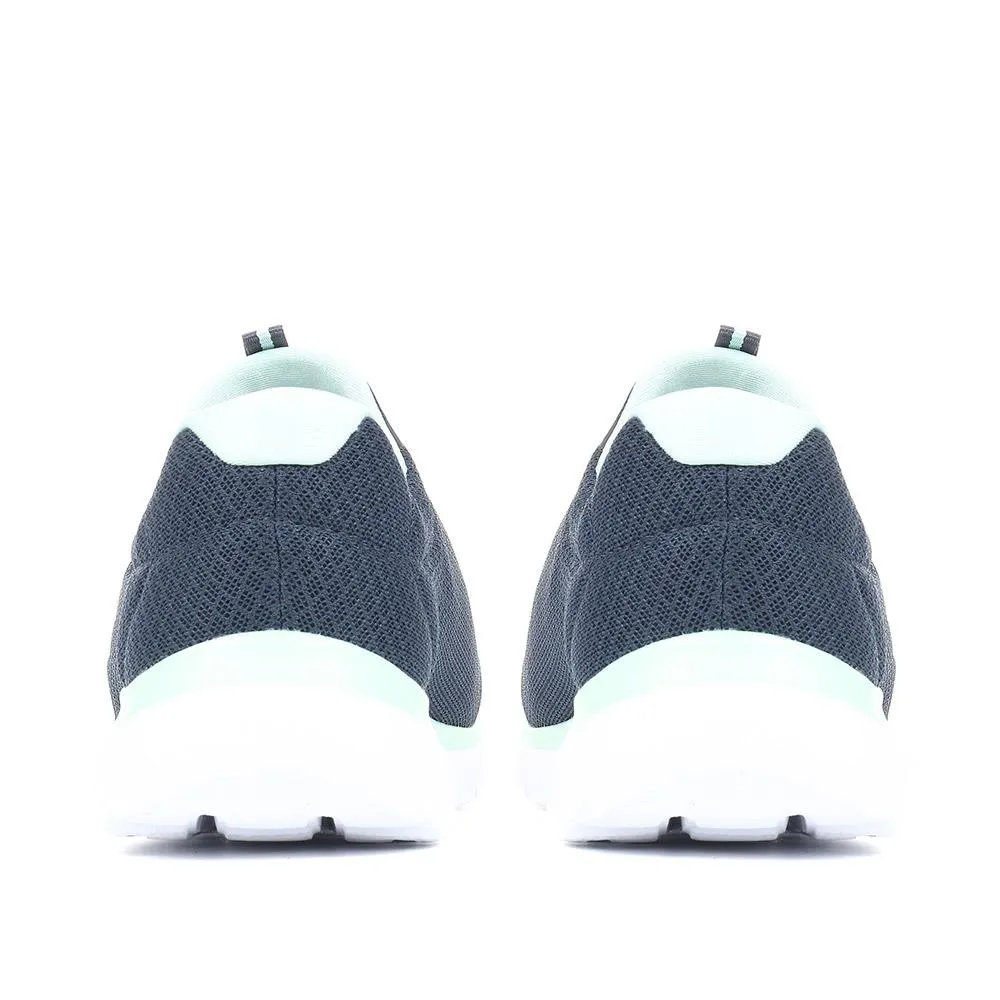 Summits Slip On Trainers - SKE31269 / 318 267